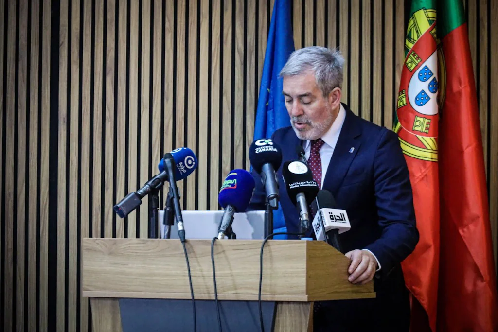 An official address draws Canarian and Mauritanian media